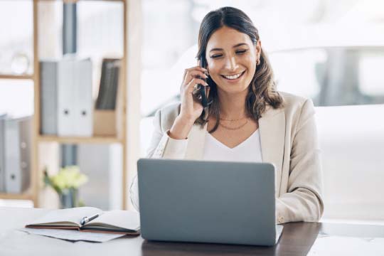 Life Agent using LifeCENTER on the phone